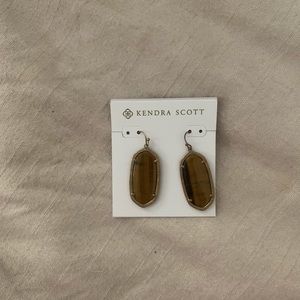 Kendra Scott Elle Earrings!